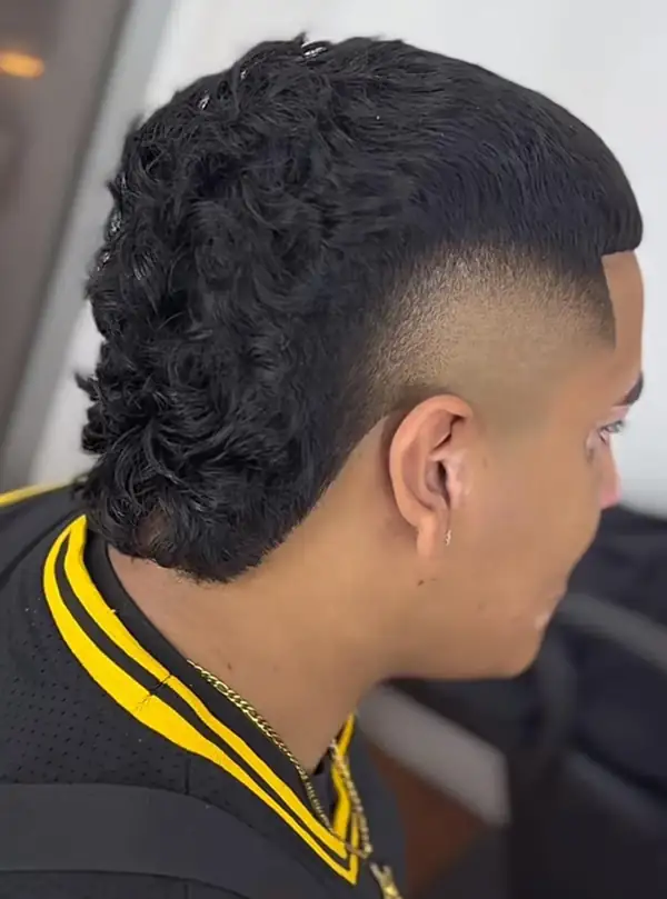 Corte masculino com risco lateral