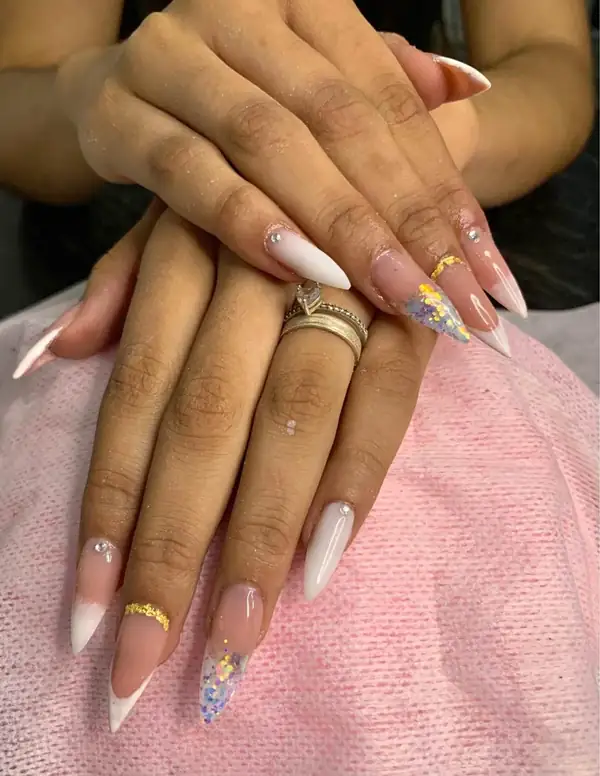 Unhas decoradas feitas no salão